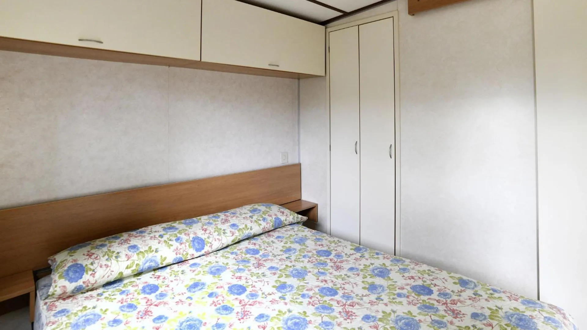 Holiday Home Mobilhome E - Aeg403 By Interhome Villanova d'Albenga